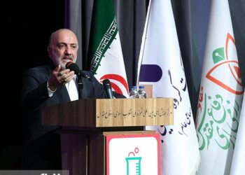 جامعه پزشکی ۳۰۰ شهید مدافع سلامت تقدیم کشور کرده است