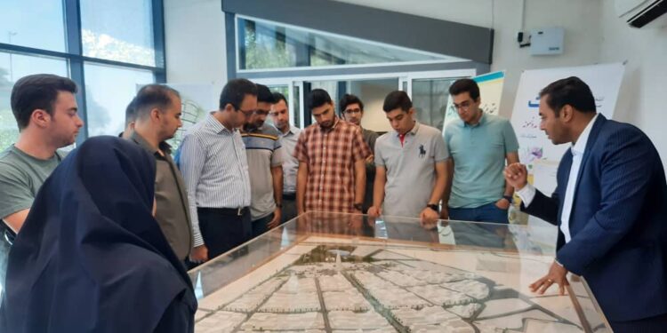 بازدید اجتماع نخبگانی استان البرز از شهرک صنعتی دارویی برکت