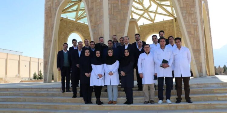 بازدید مدیران گروه دارویی برکت از کارخانه شرکت داروسازی ریحانه و نیز مرکز اصفهان شرکت پخش البرز