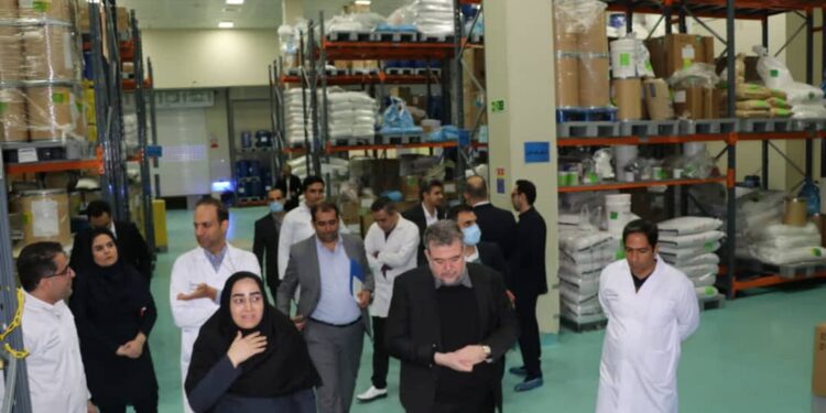 بازدید مدیران گروه دارویی برکت از کارخانه شرکت داروسازی ریحانه و نیز مرکز اصفهان شرکت پخش البرز