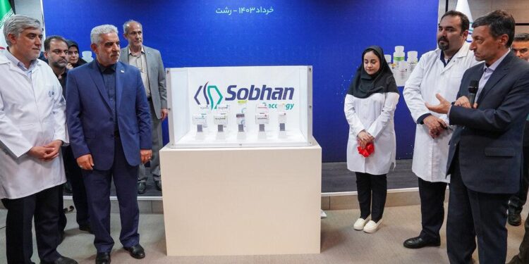 رونمایی پرویز فتاح از دستاورد بزرگ برکت؛ پنج داروی جدید ضد سرطان به میدان میآید